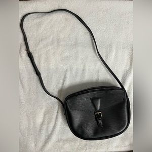 Louis Vuitton EPI Noir Jeune Fille mm Cross Body |
